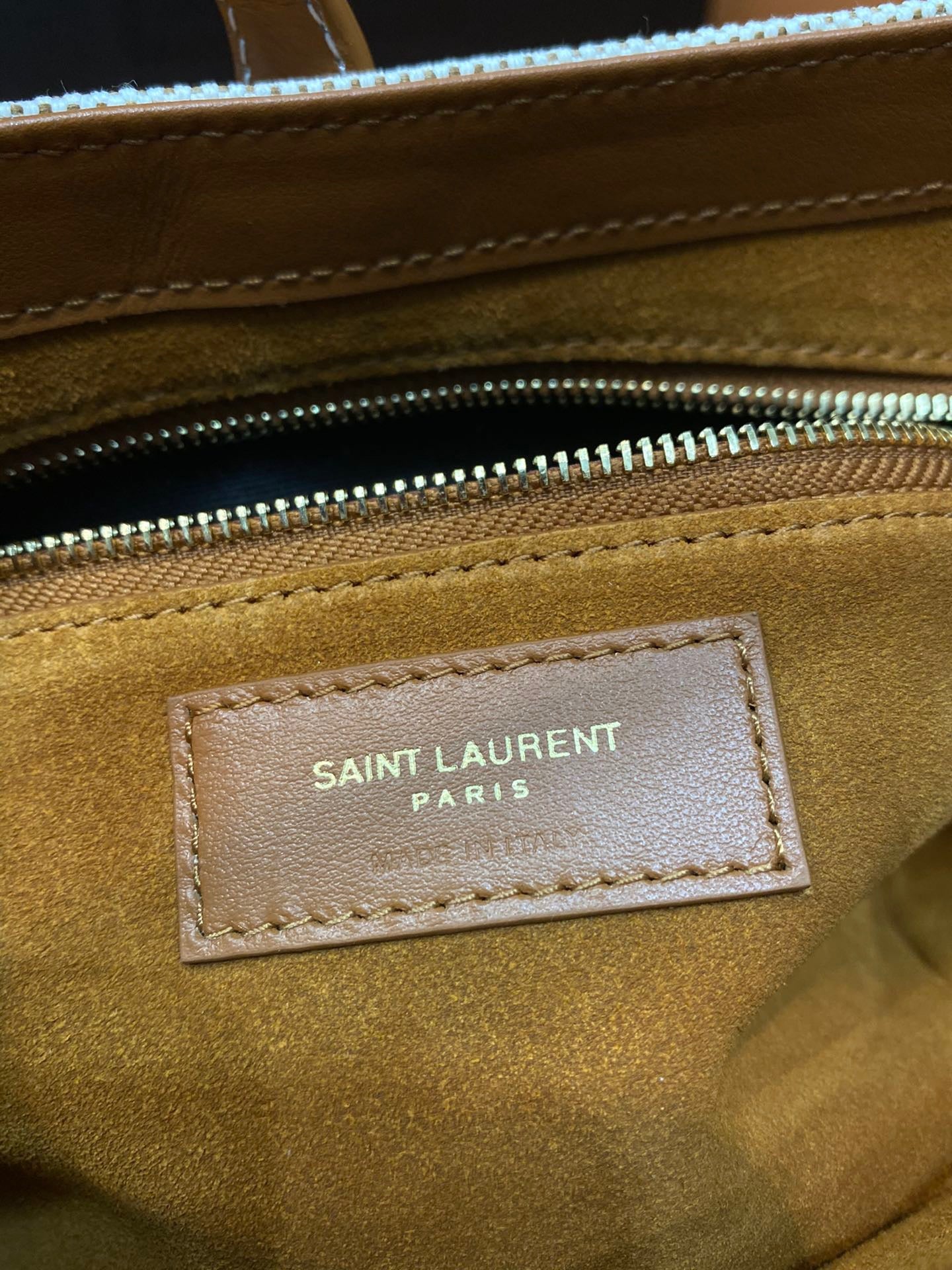 YSL Le 5 À 7 Hobo Bag In Natural Smooth Leather