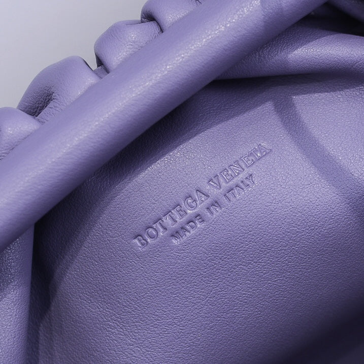 BOTTEGA VENETA The Pouch in Calfskin Leather