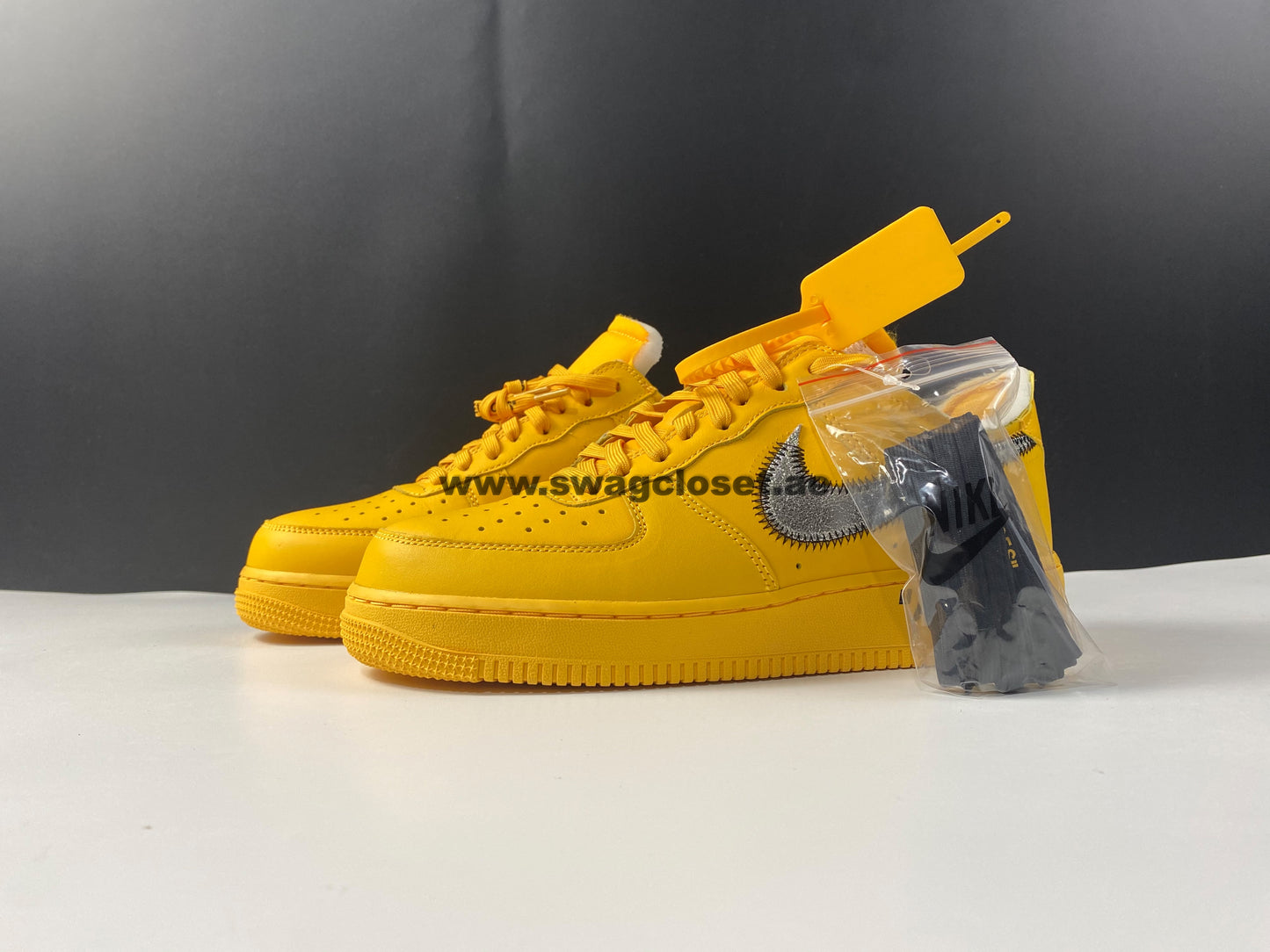 Nike Air Force 1 Low OFF-WHITE "University Gold Metallic Silver"