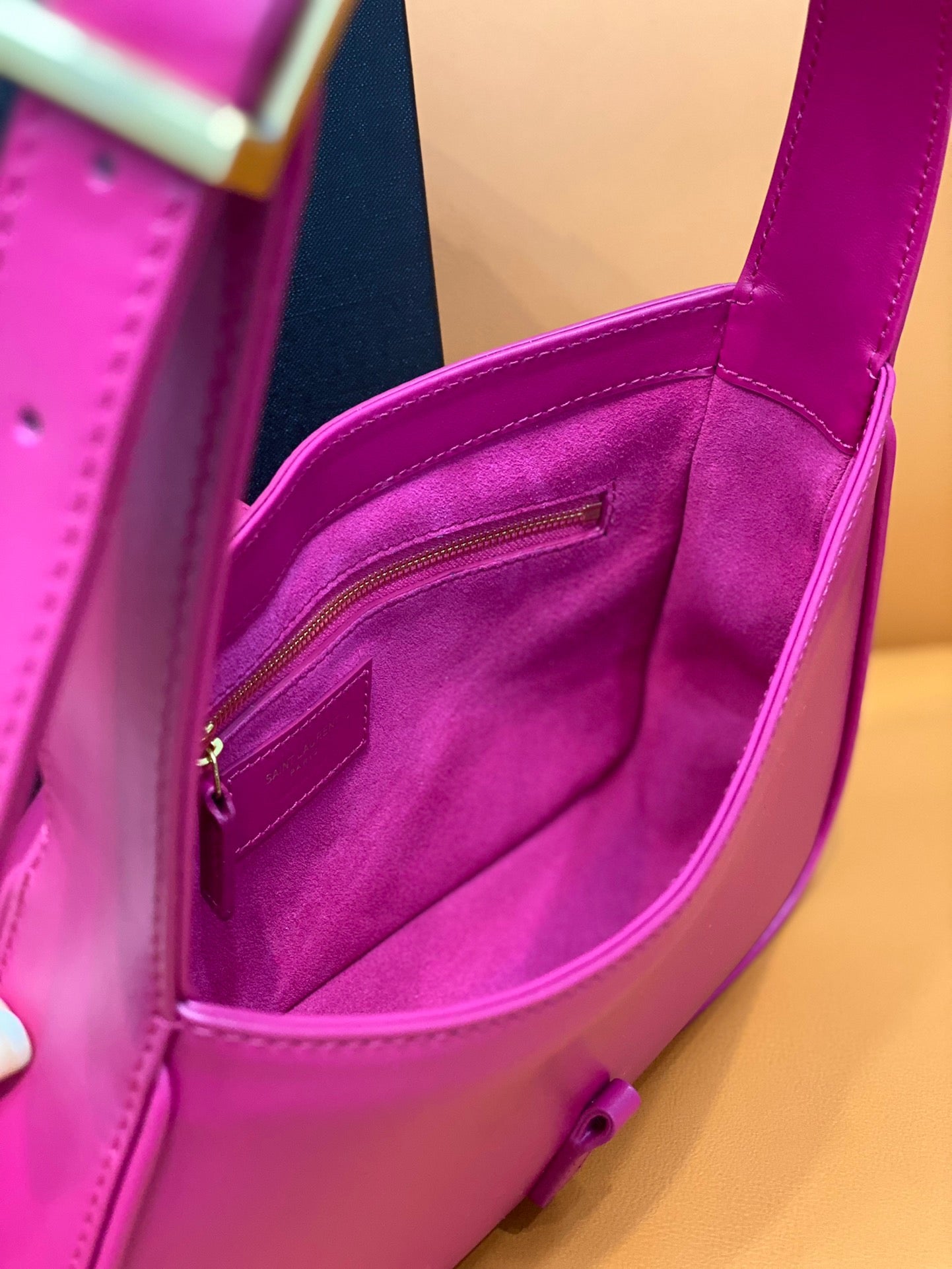 YSL Le 5 À 7 Hobo Bag In Natural Smooth Leather Pink