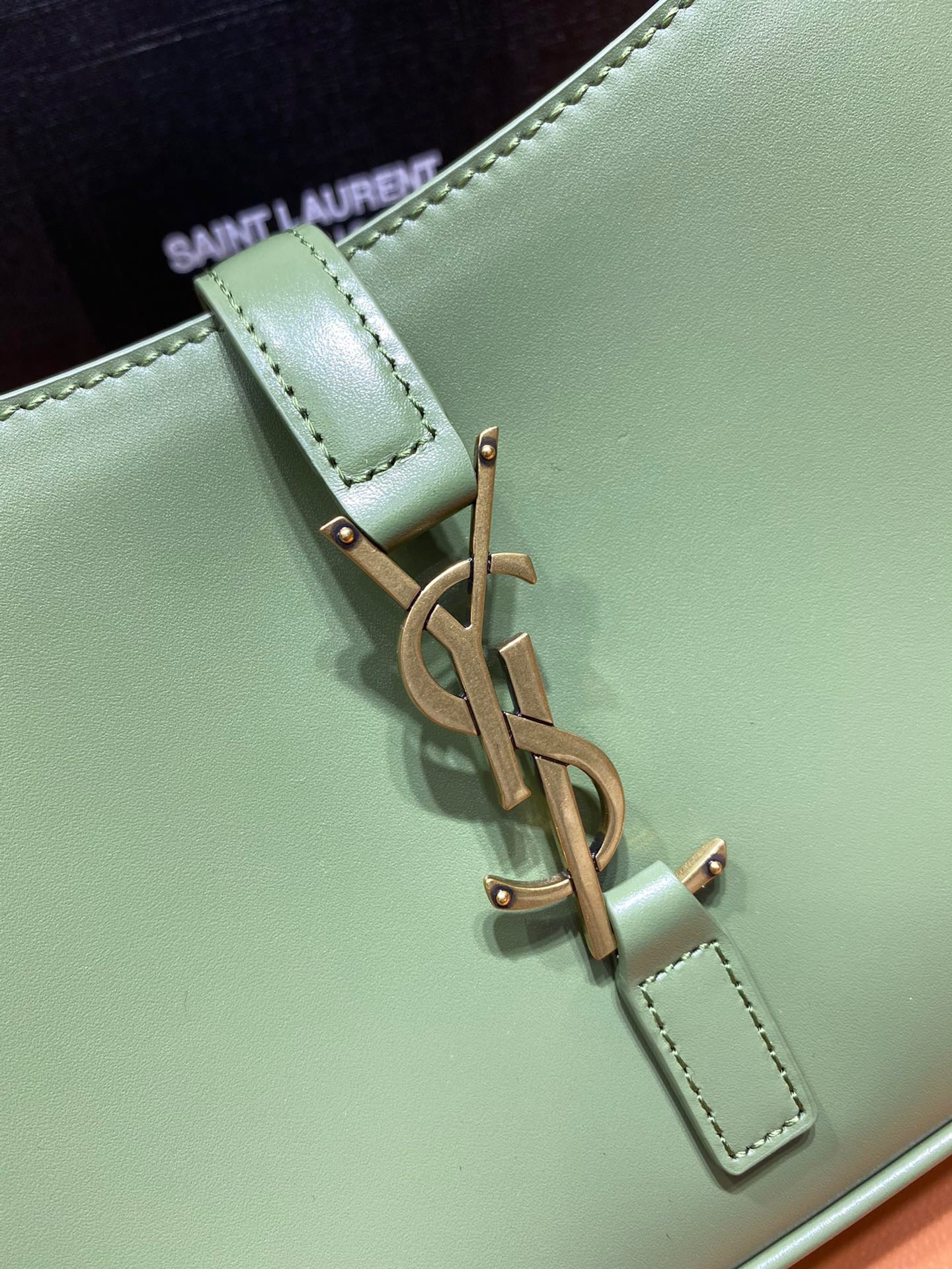 YSL Le 5 À 7 Hobo Bag In Natural Smooth Leather
