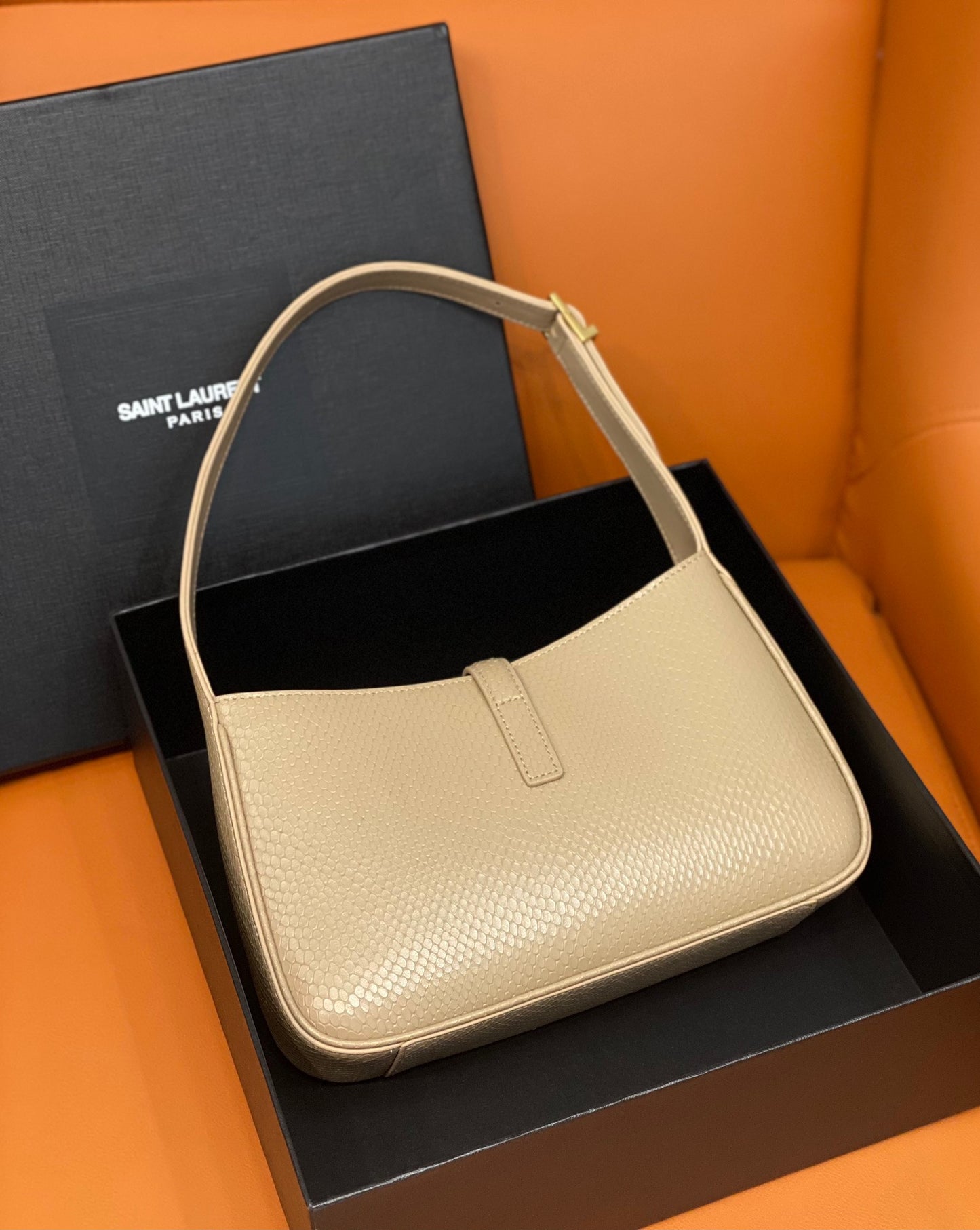 YSL Le 5 À 7 Hobo Bag
