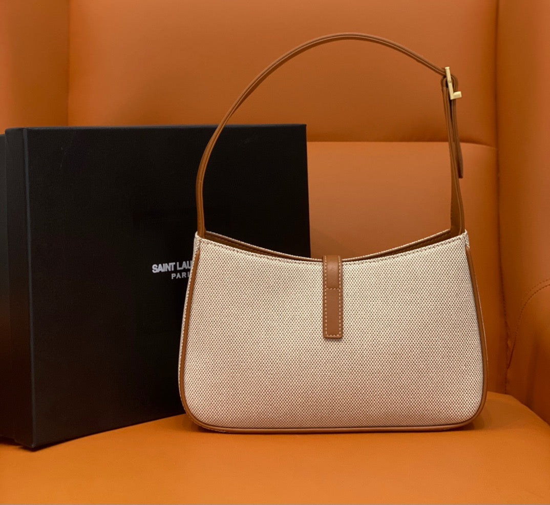 YSL Le 5 À 7 Hobo Bag In Natural Smooth Leather