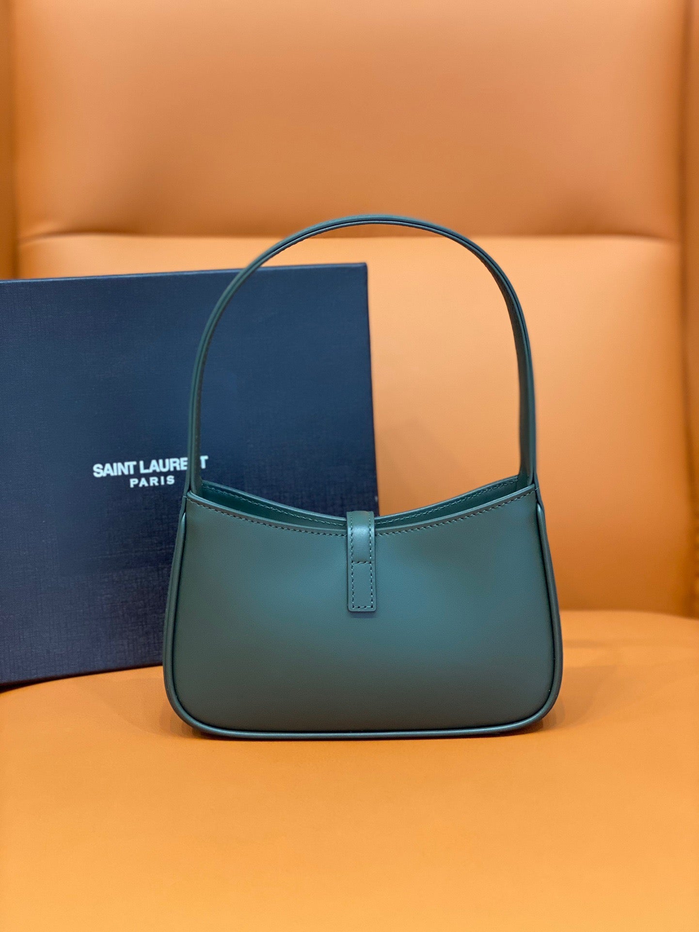 YSL Le 5 À 7 Hobo Bag In Natural Smooth Leather Green