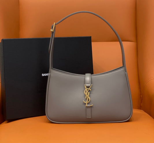 YSL Le 5 à 7 leather shoulder bag