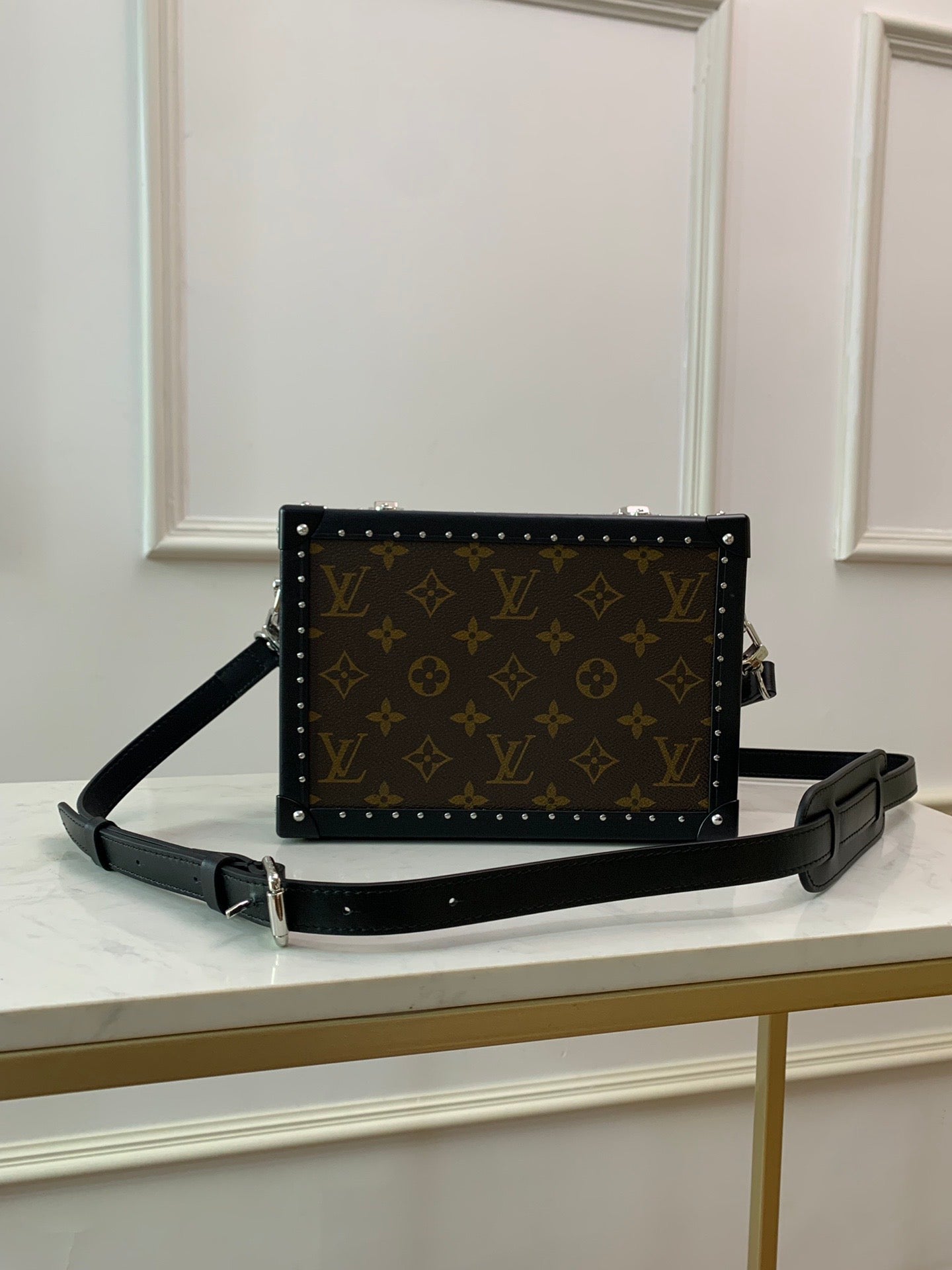 LV CLUTCH BOX