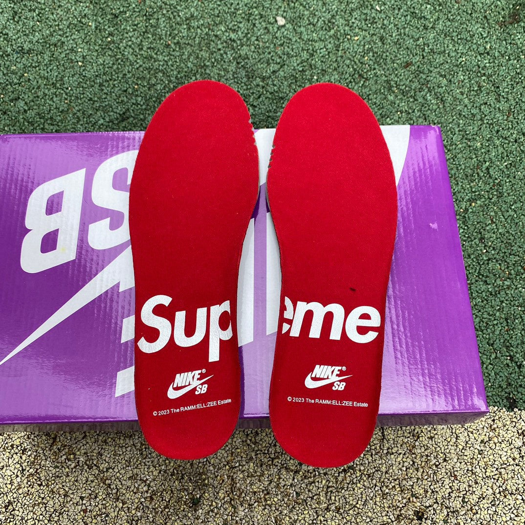 Nike SB Dunk Low x
Supreme “Rammellzee”