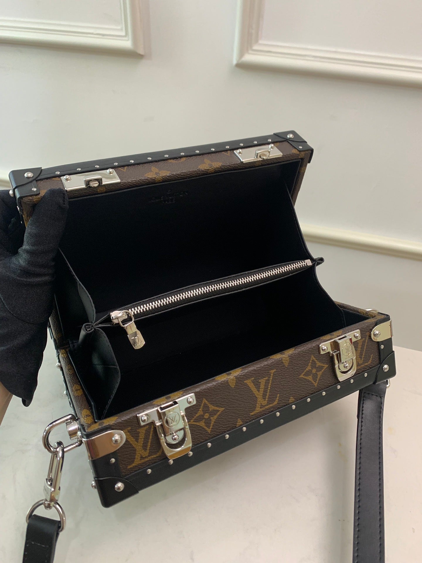 LV CLUTCH BOX