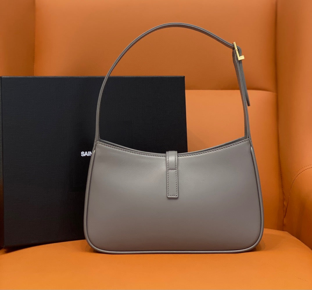 YSL Le 5 à 7 leather shoulder bag
