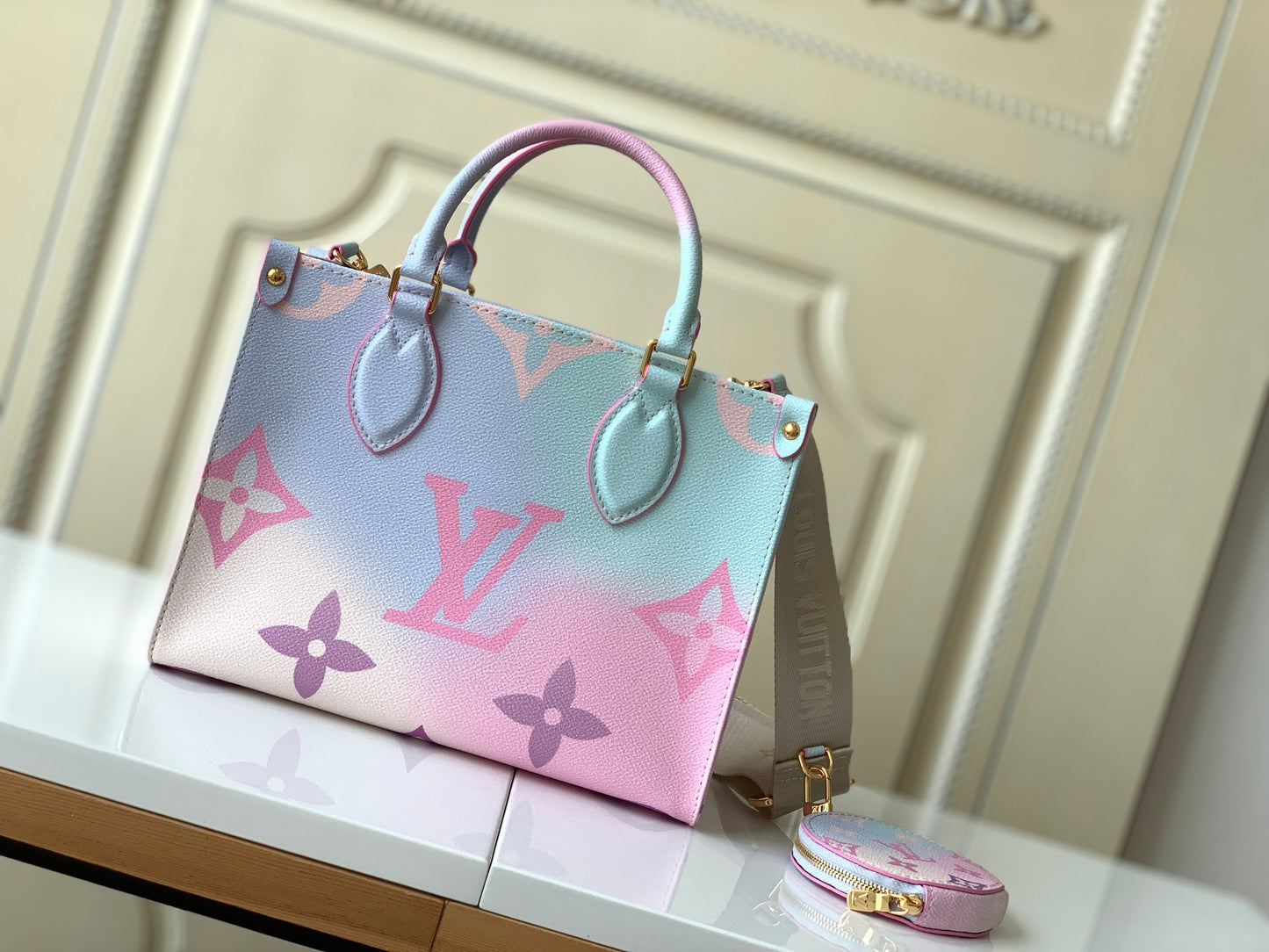 LV Onthego bag