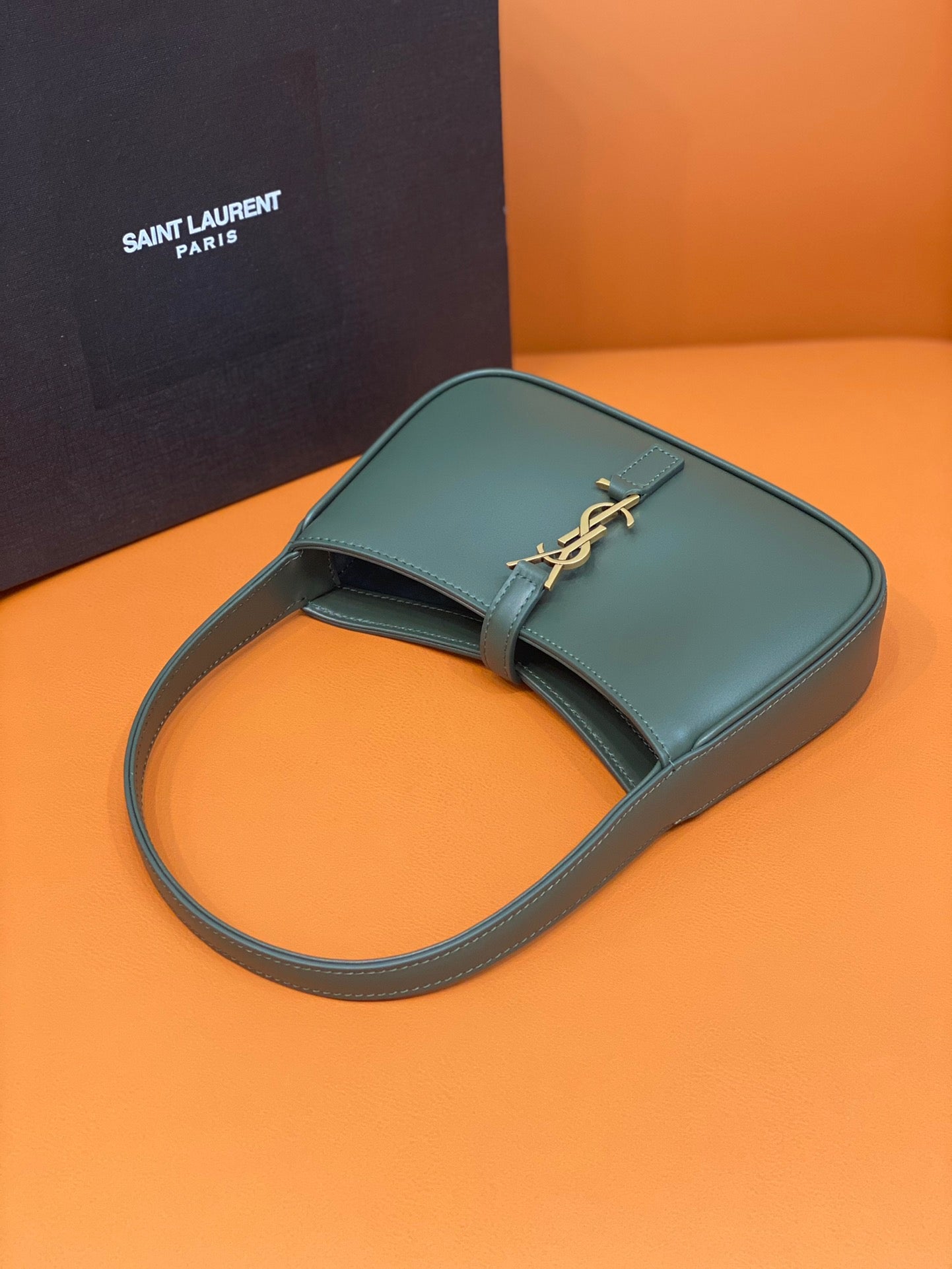 YSL Le 5 À 7 Hobo Bag In Natural Smooth Leather Green