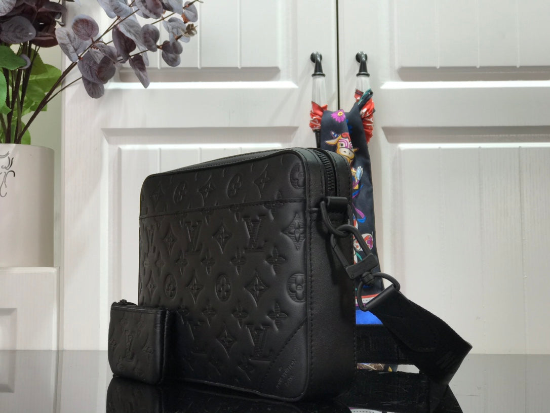LV DUO MESSENGER