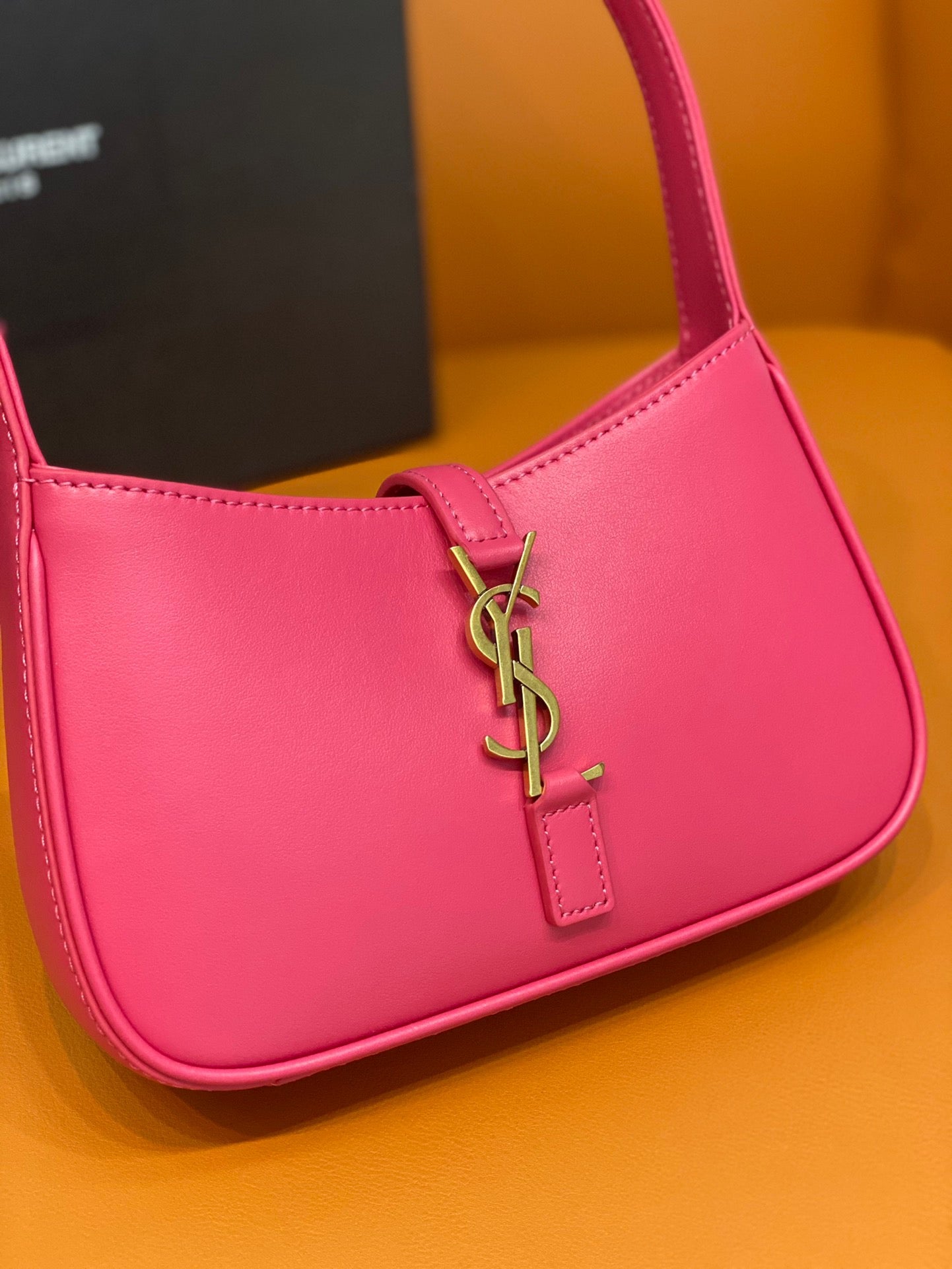YSL Le 5 À 7 Hobo Bag In Natural Smooth Leather Pink