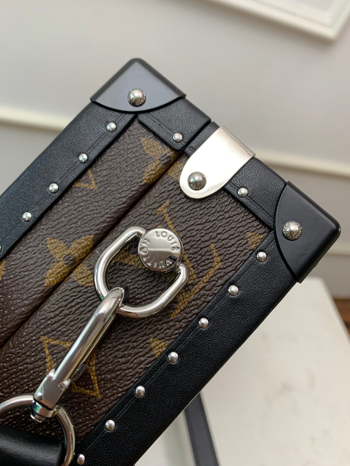 LV CLUTCH BOX