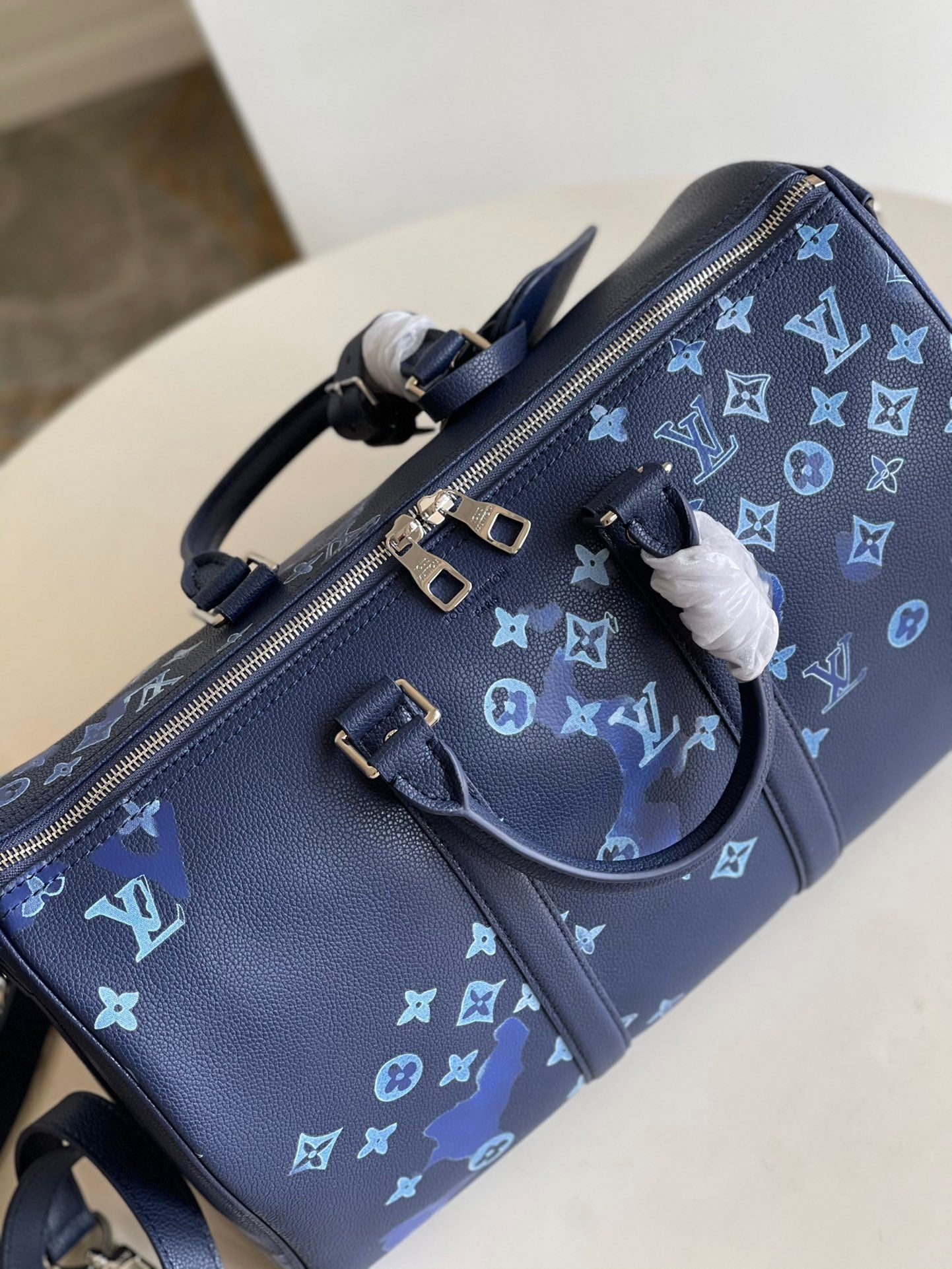LV KEEPALL BANDOULIERE 40