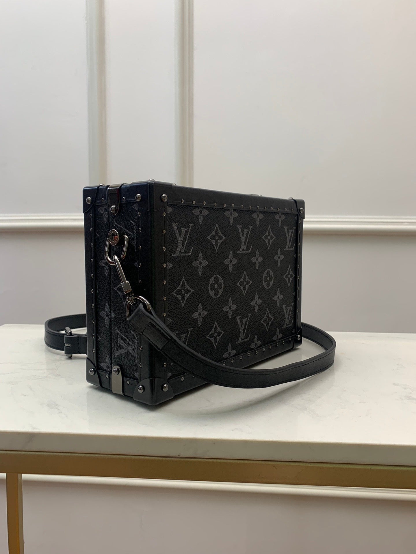 LV CLUTCH BOX
