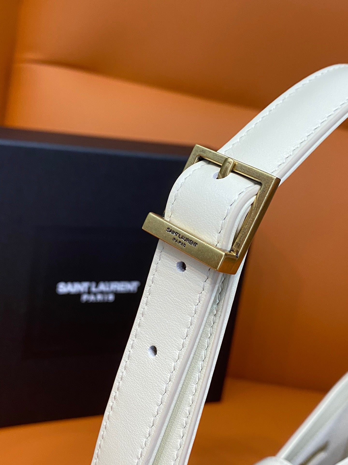 YSL Le 5 À 7 Hobo Bag In Natural Smooth Leather white