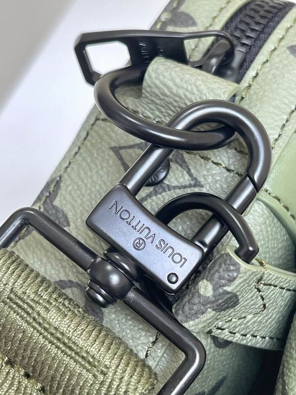 LV Trio Messenger Bag Green