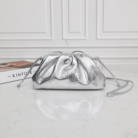 BOTTEGA VENETA The Pouch in Calfskin Metallic Leather