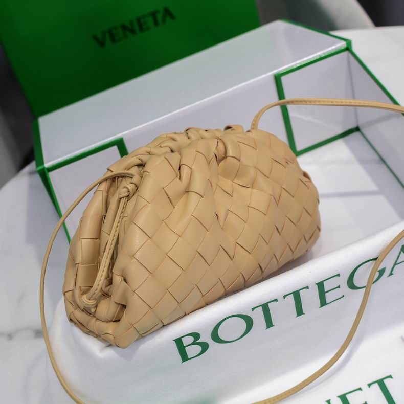 BOTTEGA VENETA Biege Lambskin Mini Pouch