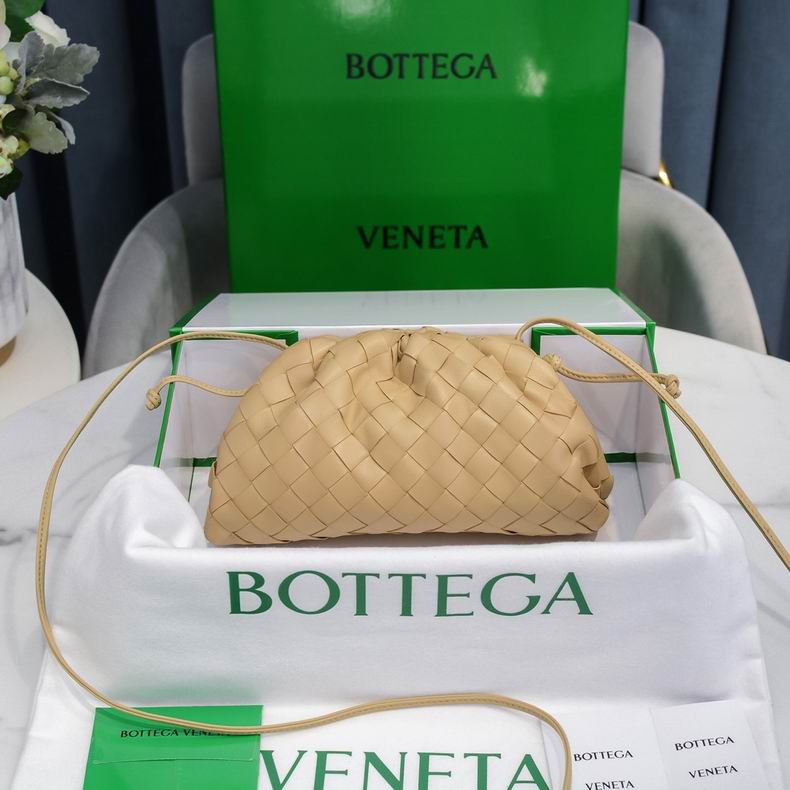 BOTTEGA VENETA Biege Lambskin Mini Pouch