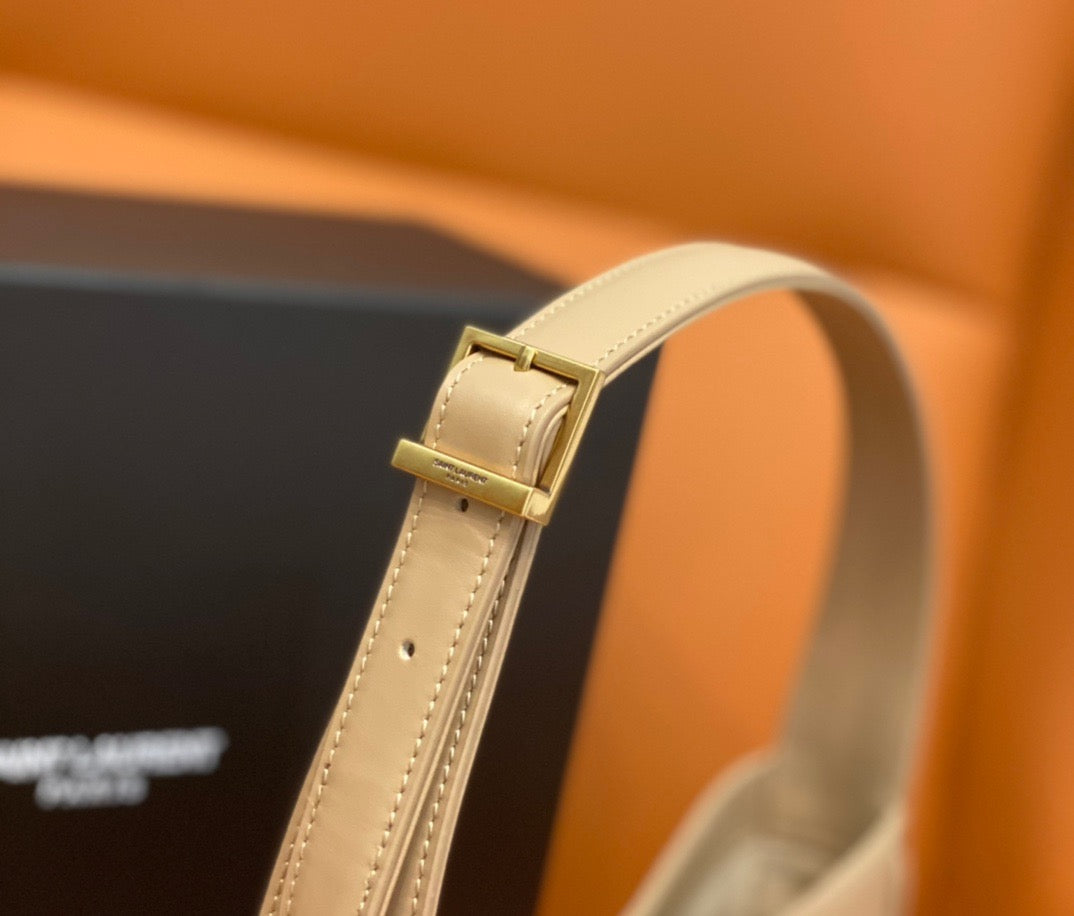 YSL Le 5 À 7 Hobo Bag In Natural Smooth Leather