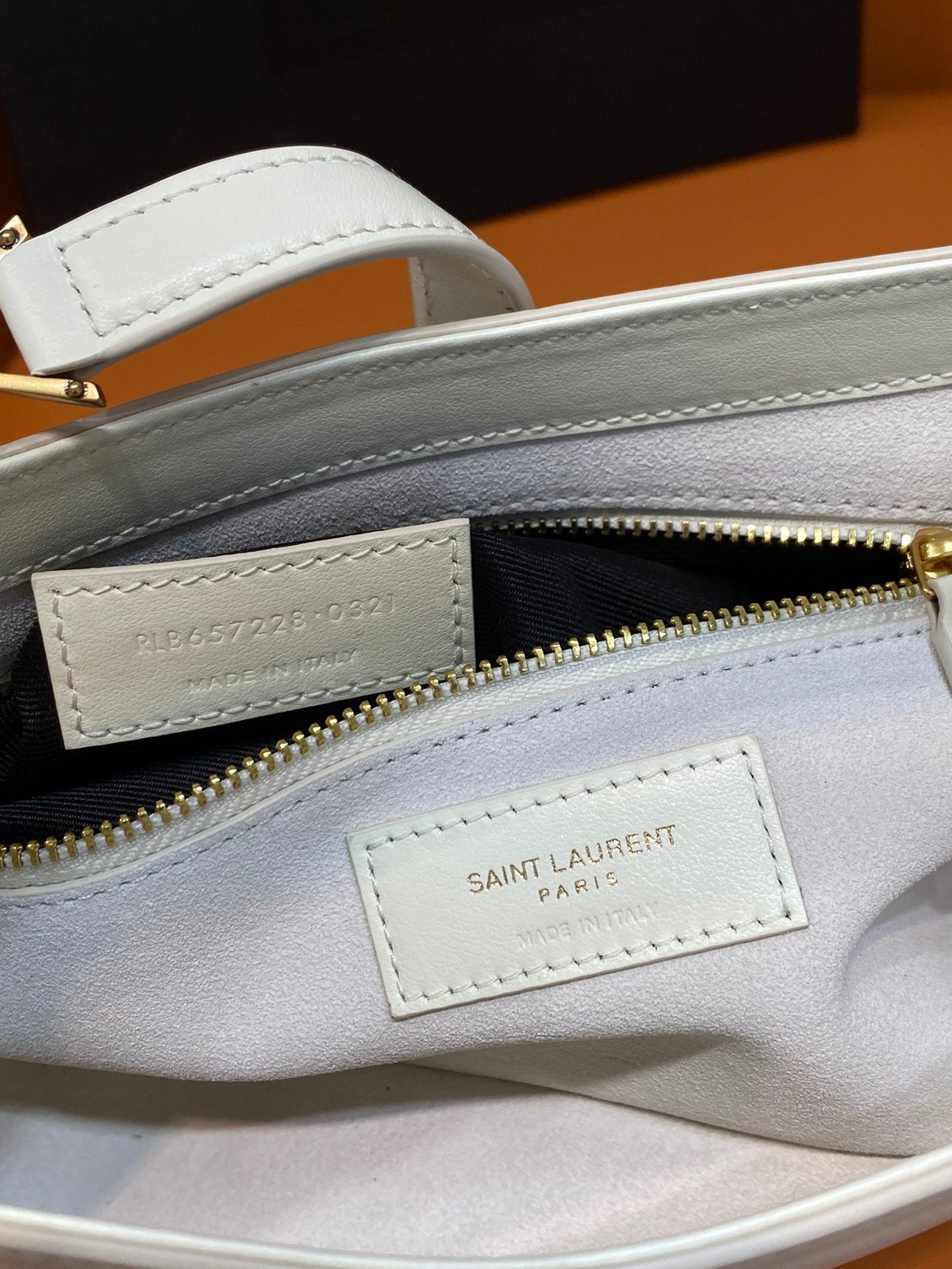 YSL Le 5 À 7 Hobo Bag In Natural Smooth Leather white