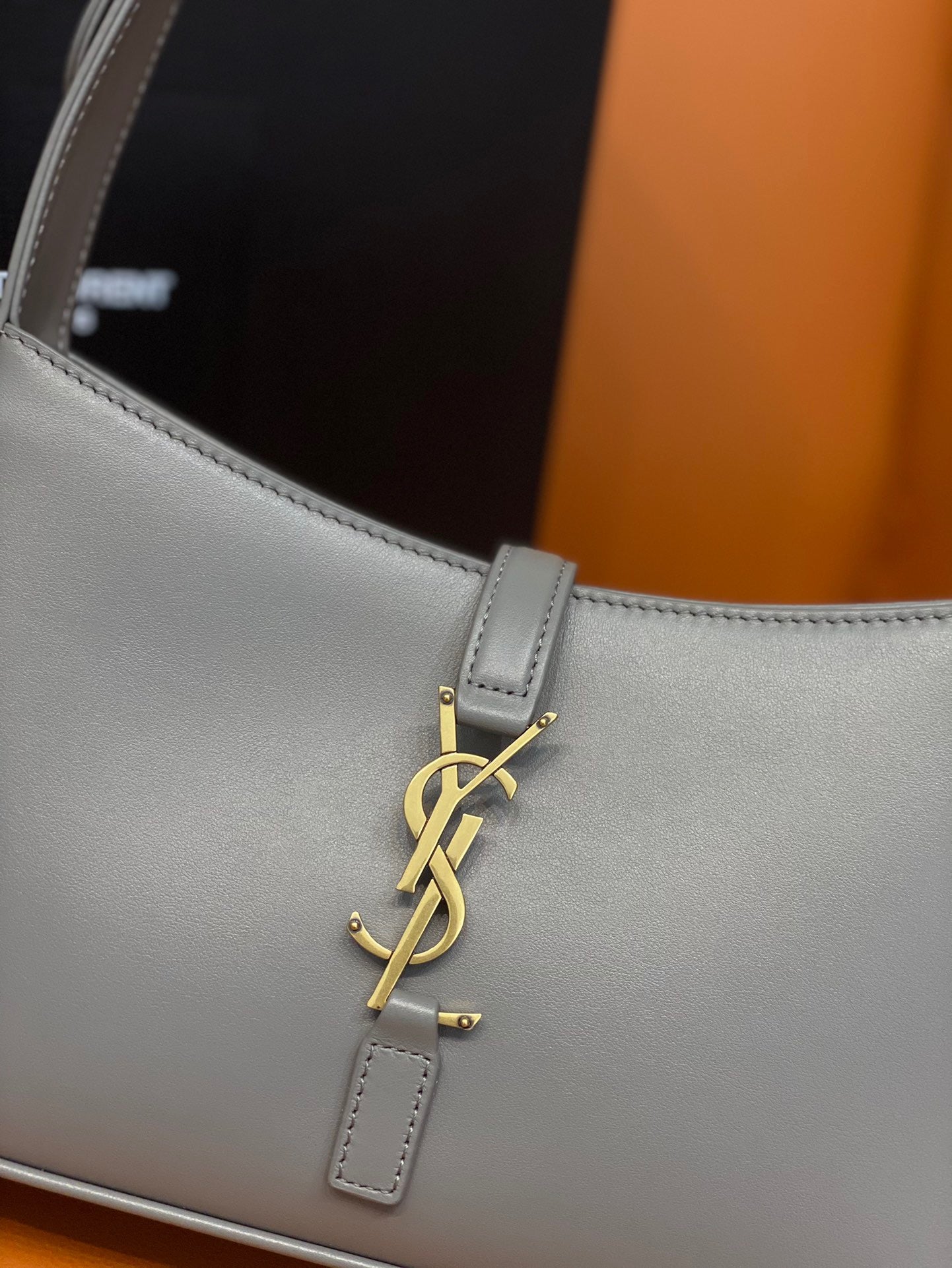 YSL Le 5 à 7 leather shoulder bag