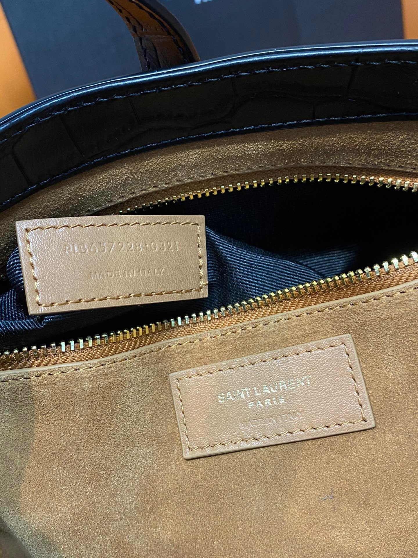 YSL Le 5 à 7 Hobo Shoulder Bag in Crocdile-embossed Leather Black