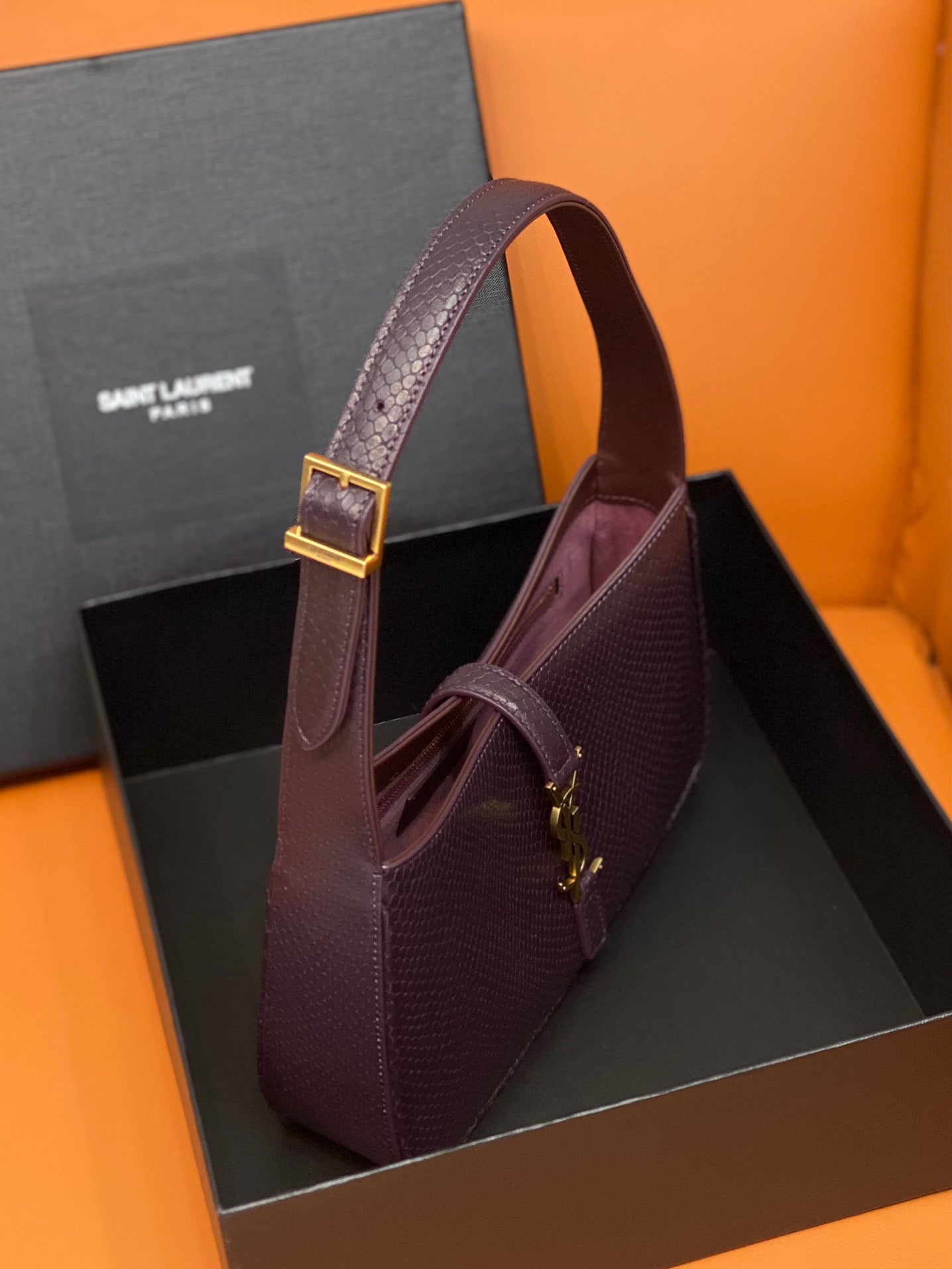 YSL Le 5 À 7 Hobo Bag In Grundy Croco