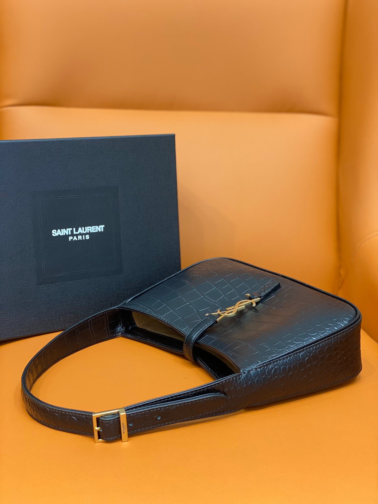 YSL Le 5 à 7 Hobo Shoulder Bag in Crocdile-embossed Leather Black