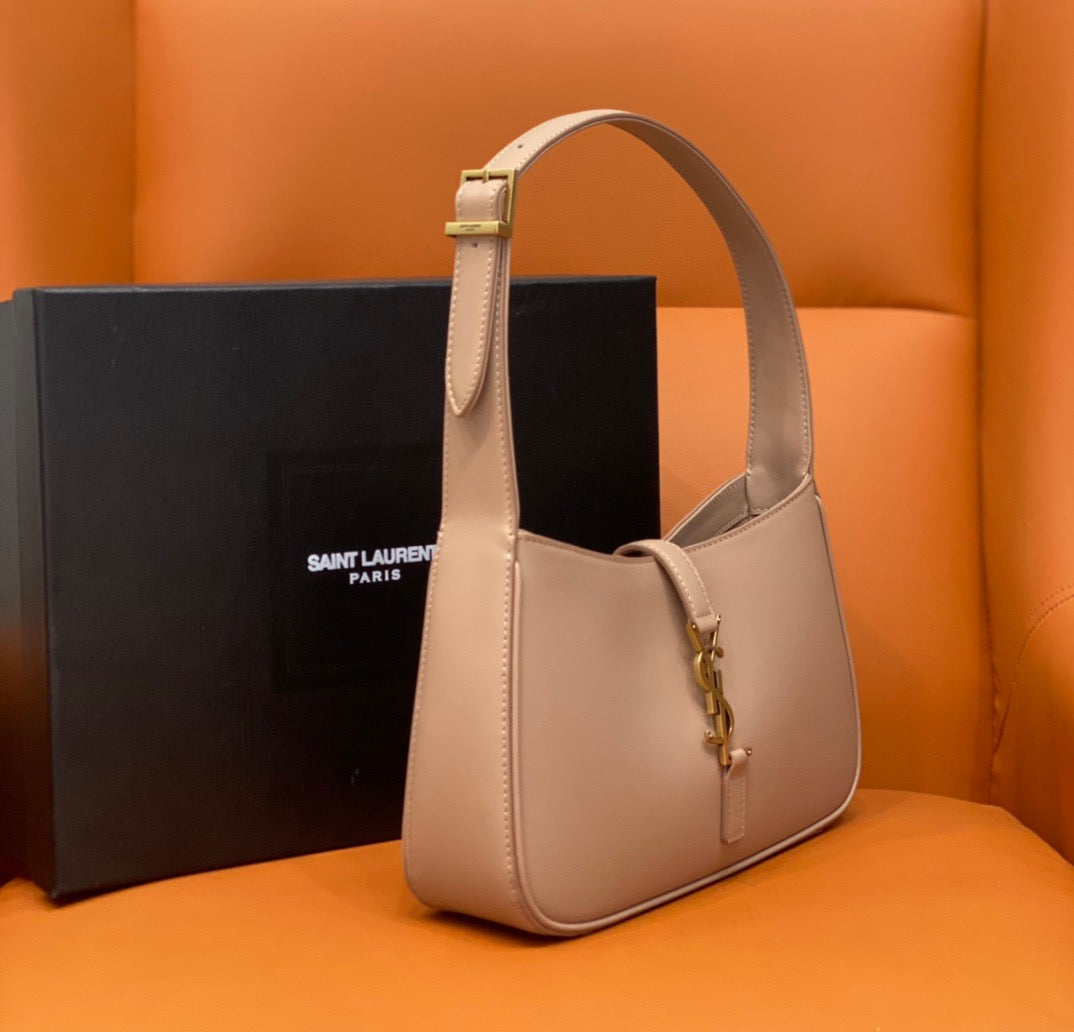 YSL Le 5 À 7 Hobo Bag In Natural Smooth Leather