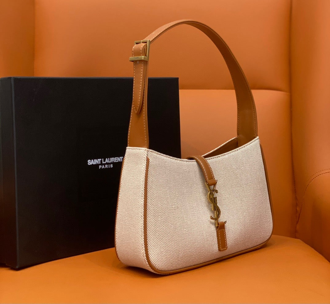 YSL Le 5 À 7 Hobo Bag In Natural Smooth Leather