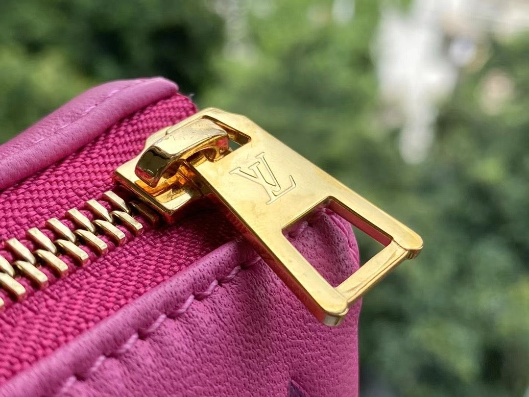 LV COUSSIN PM Pink HANDBAG