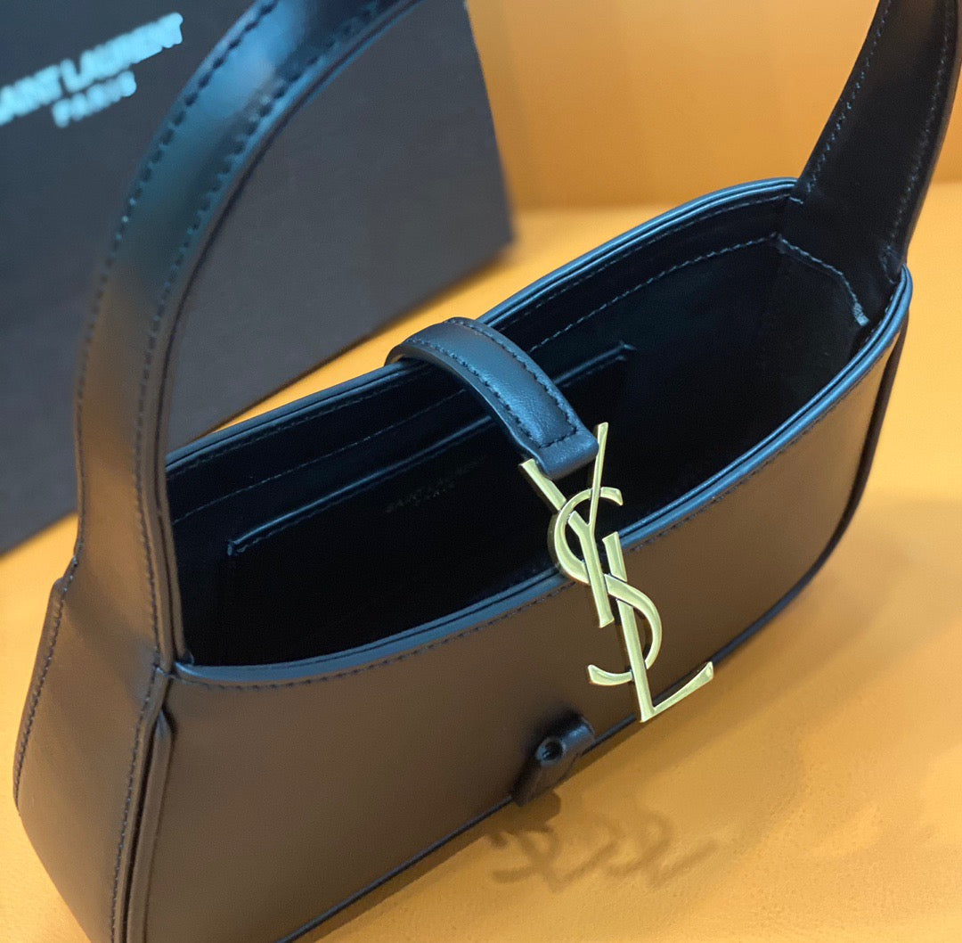 YSL Le 5 À 7 Hobo Bag In Natural Smooth Leather