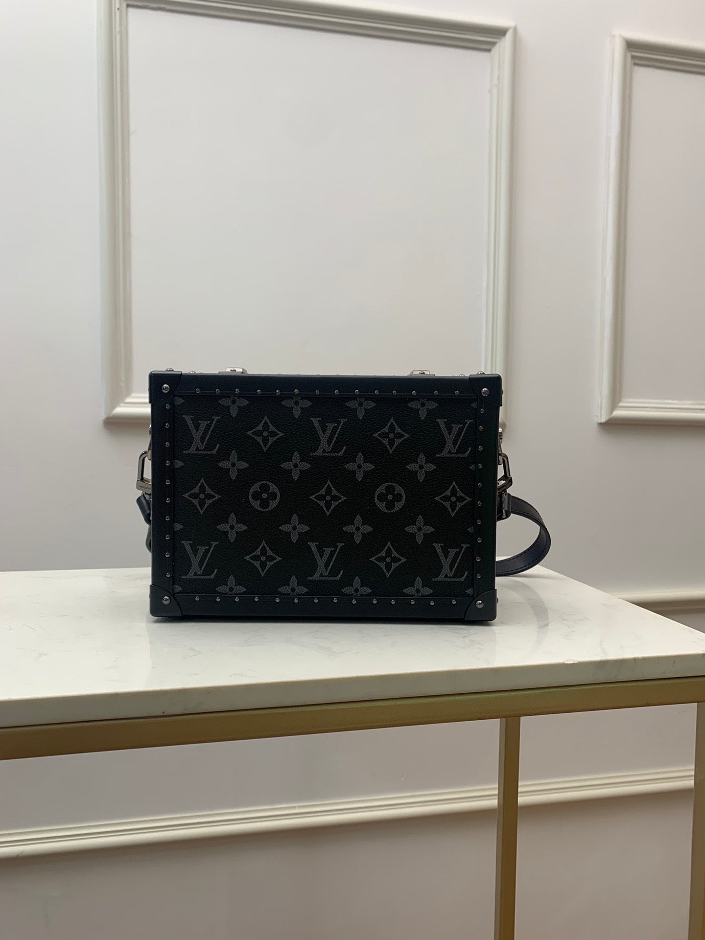 LV CLUTCH BOX