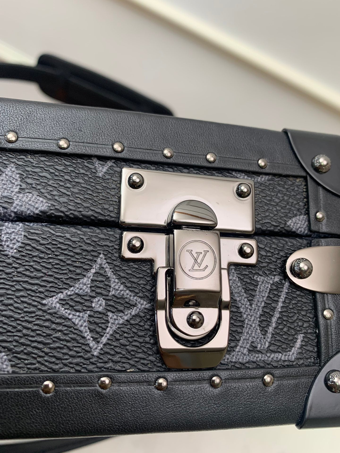 LV CLUTCH BOX