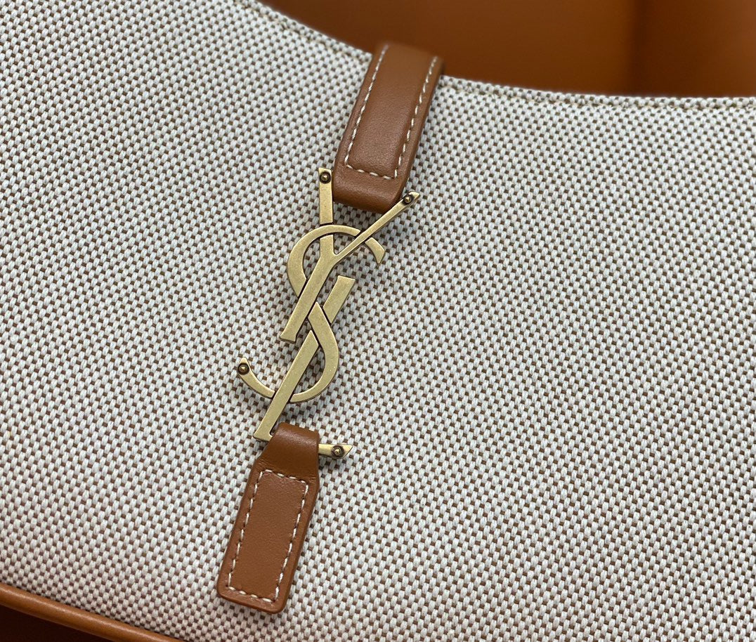 YSL Le 5 À 7 Hobo Bag In Natural Smooth Leather