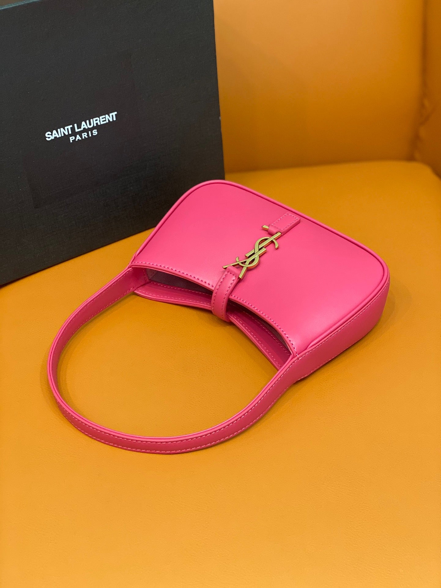 YSL Le 5 À 7 Hobo Bag In Natural Smooth Leather Pink