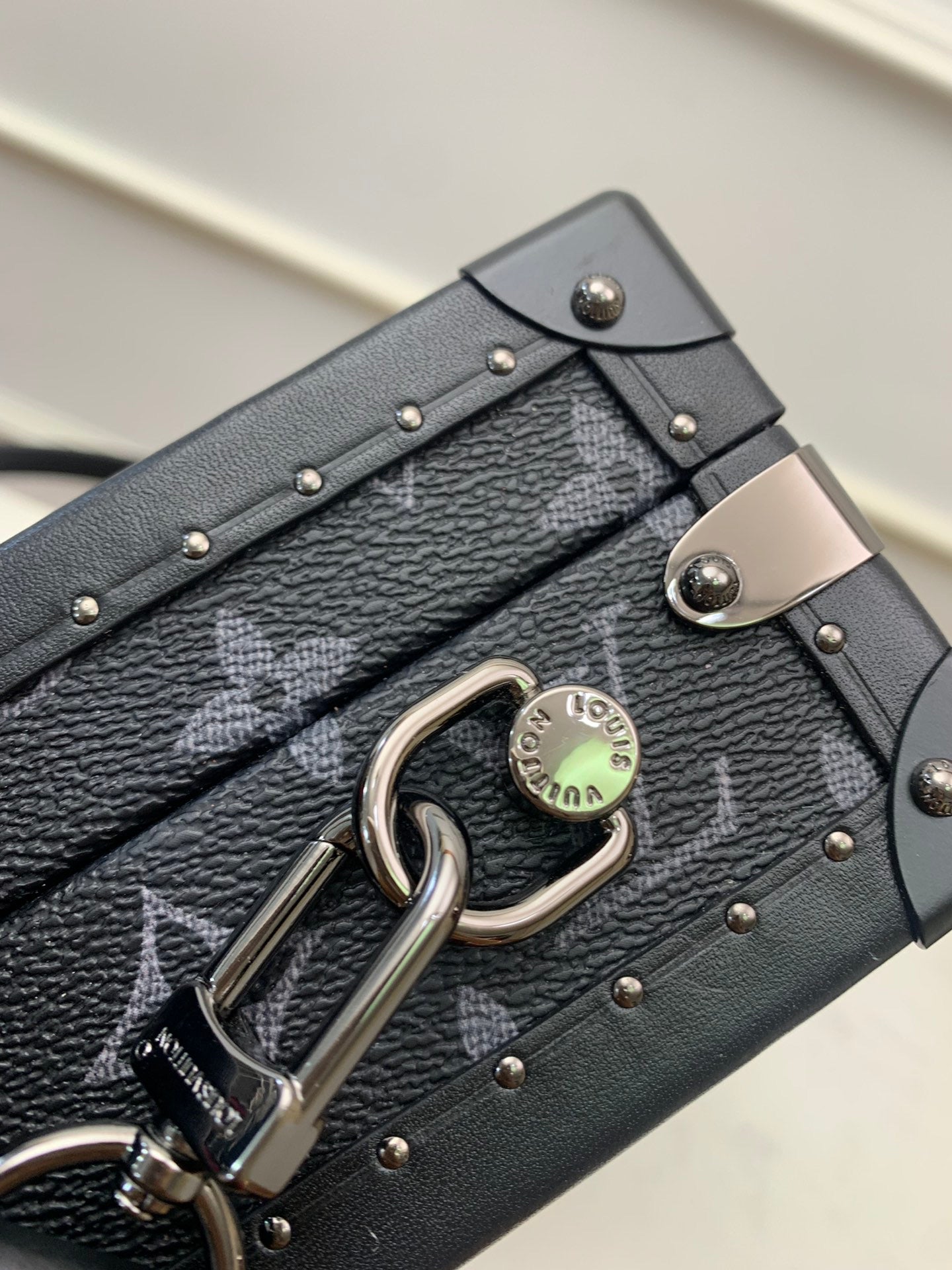 LV CLUTCH BOX