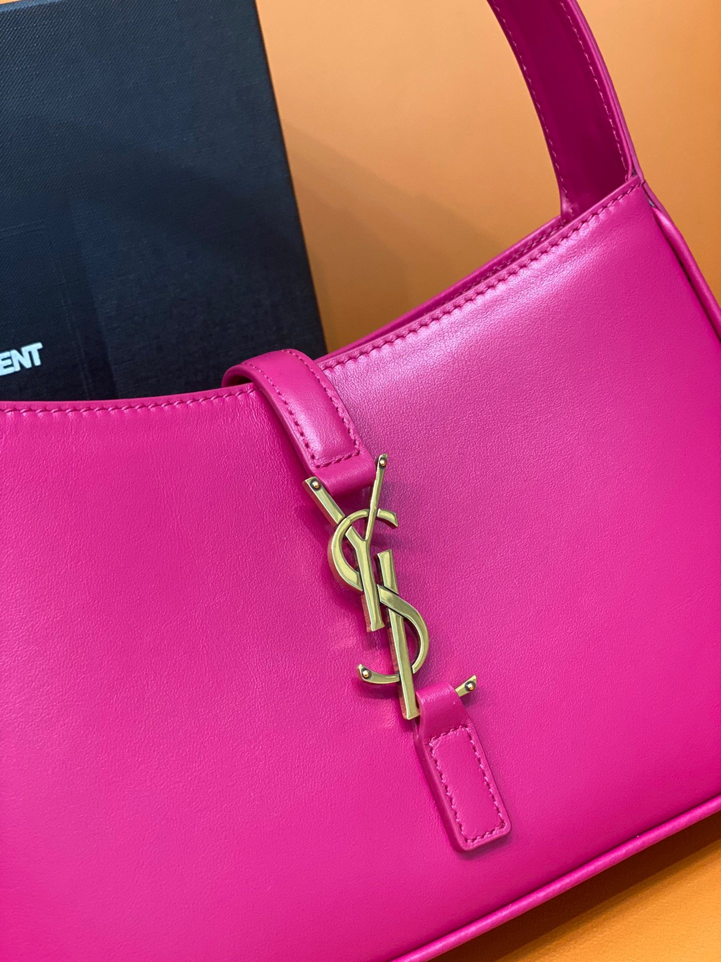 YSL Le 5 À 7 Hobo Bag In Natural Smooth Leather Pink
