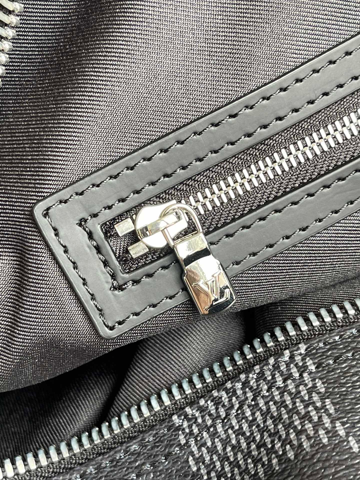 LV KEEPALL BANDOULIERE 50