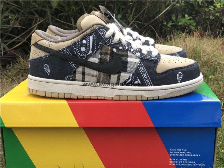 Nike Dunk Low x Travis Scott