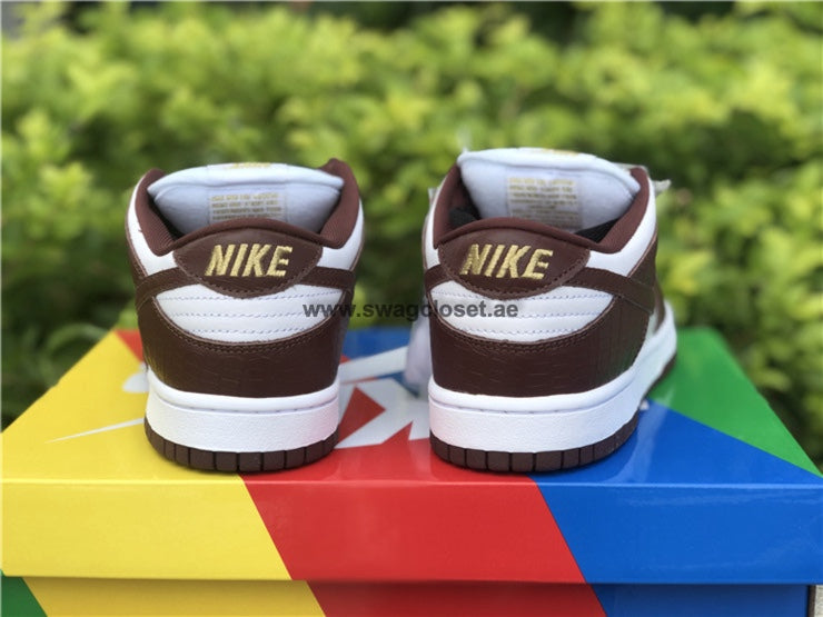 Nike SB Dunk Low Supreme Stars "Barkroot Brown" (2021)