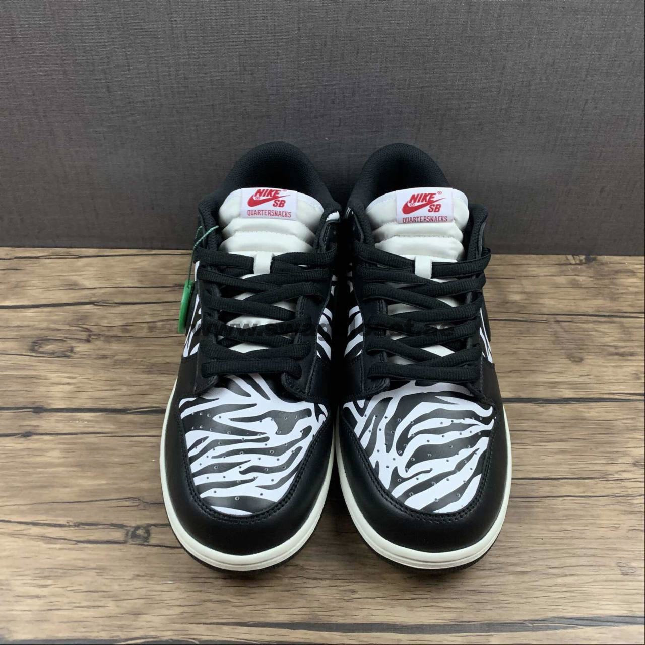Nike SB Dunk Low "Quartersnacks Zebra"