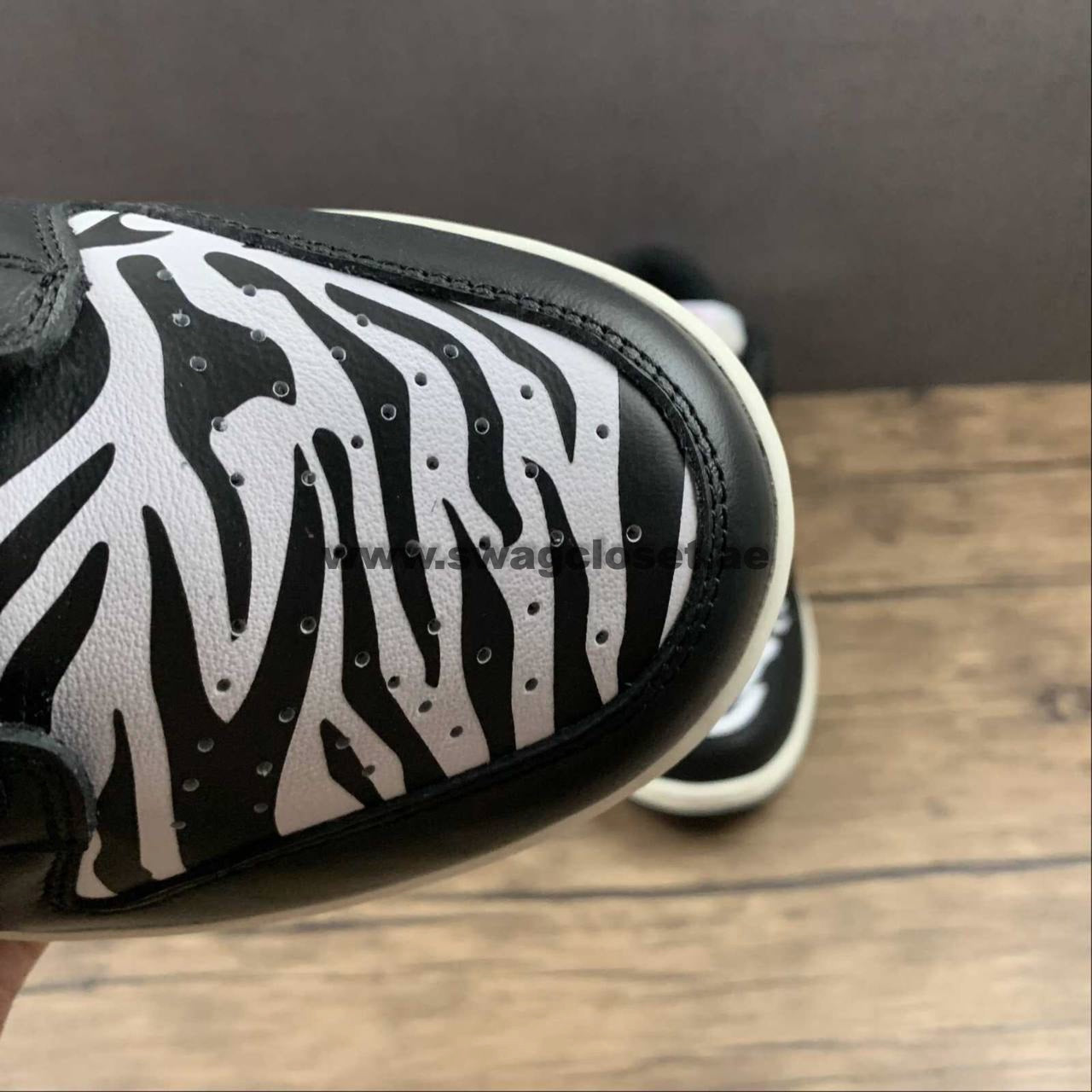 Nike SB Dunk Low "Quartersnacks Zebra"