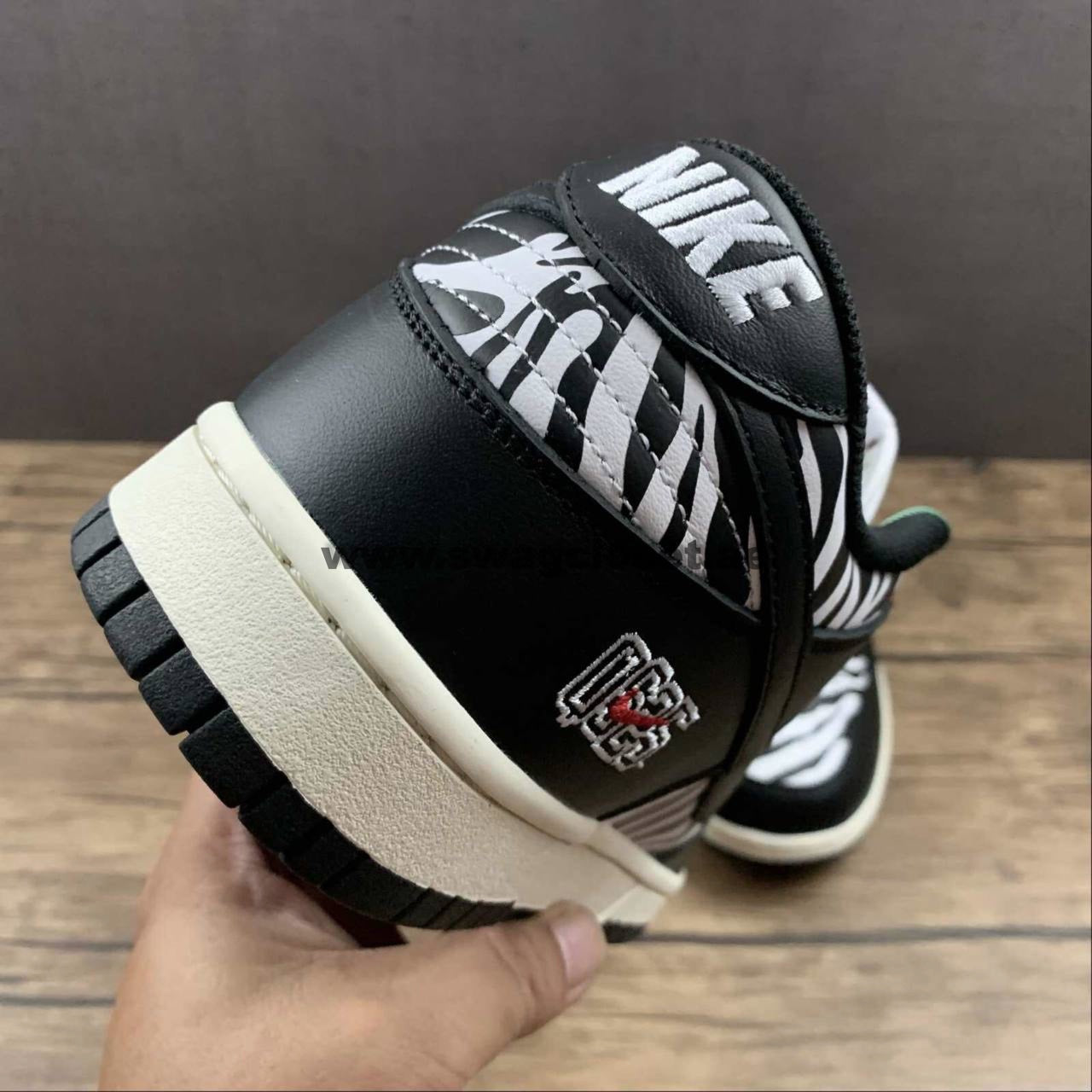 Nike SB Dunk Low "Quartersnacks Zebra"