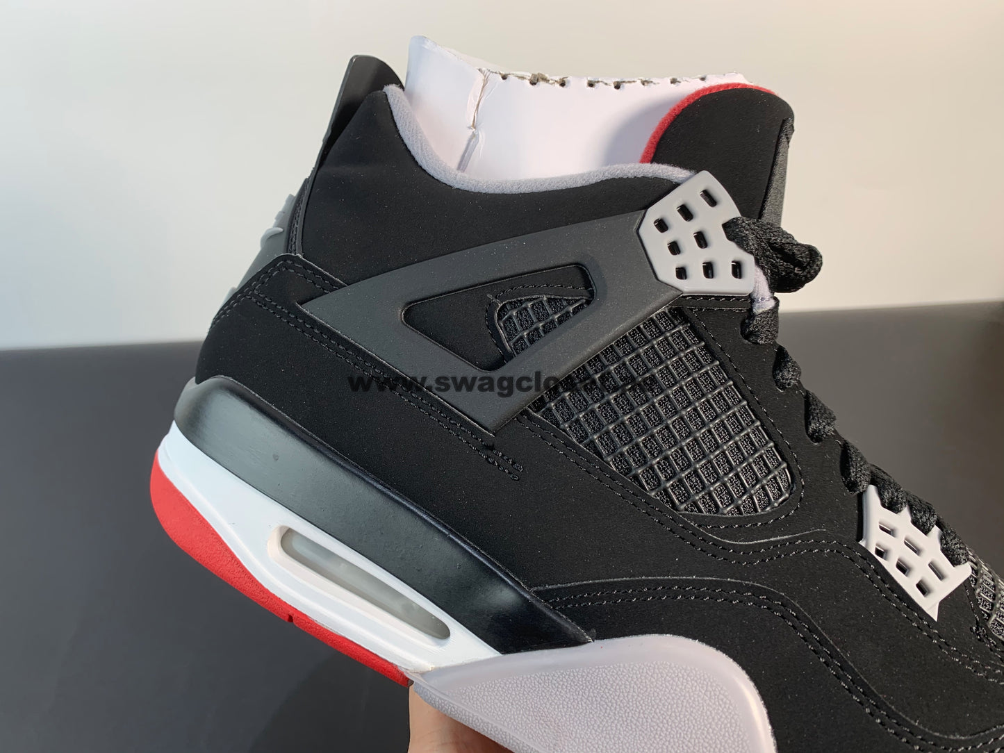Jordan 4 Retro "Bred"
