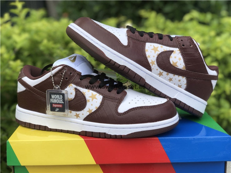 Nike SB Dunk Low Supreme Stars "Barkroot Brown" (2021)