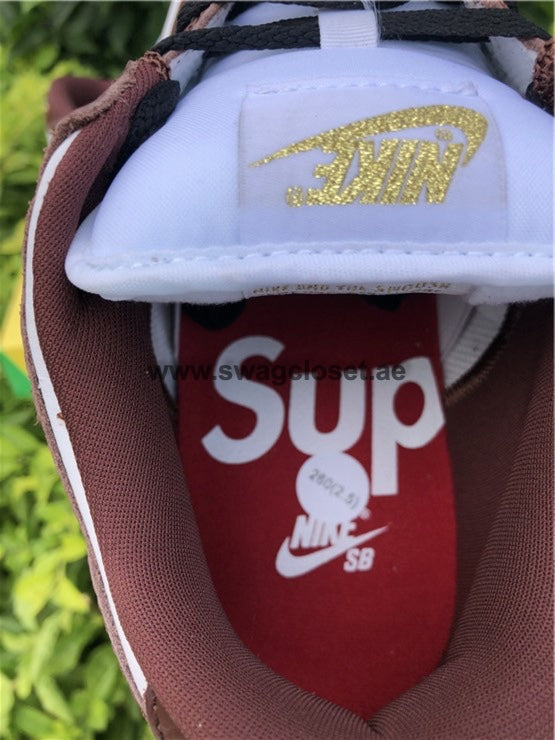Nike SB Dunk Low Supreme Stars "Barkroot Brown" (2021)
